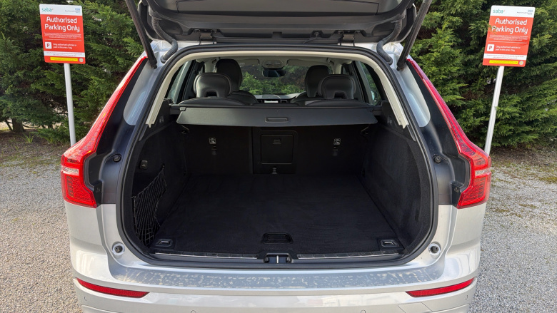 Volvo Xc60 2.0 B4P Plus Dark 5dr Geartronic Petrol Estate